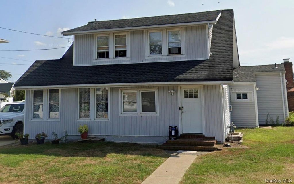 370 Clocks Boulevard, Massapequa, NY 11758 — photo 3