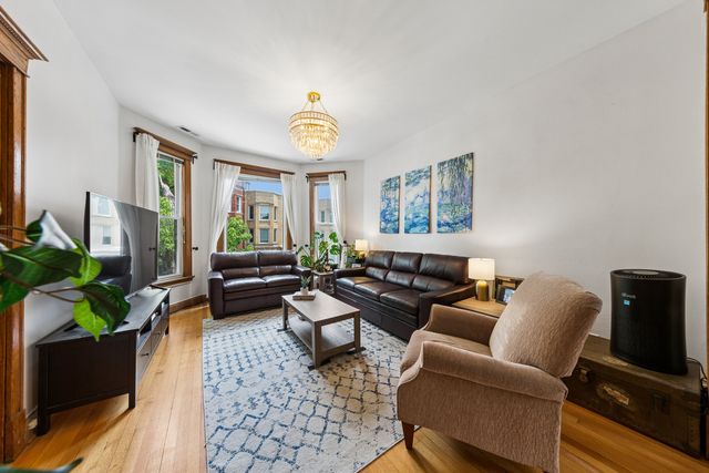 2434 N Albany Avenue, Chicago, IL 60647
