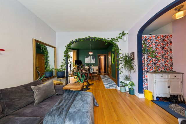 2434 N Albany Avenue, Chicago, IL 60647