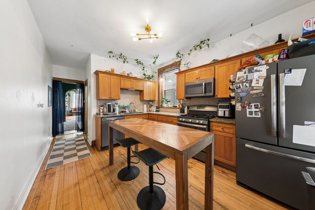 2434 N Albany Avenue, Chicago, IL 60647