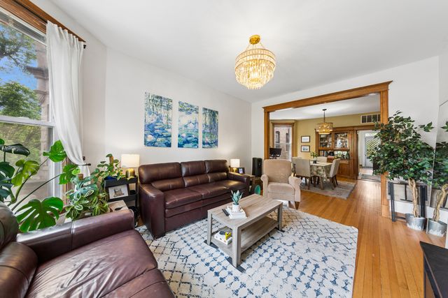 2434 N Albany Avenue, Chicago, IL 60647