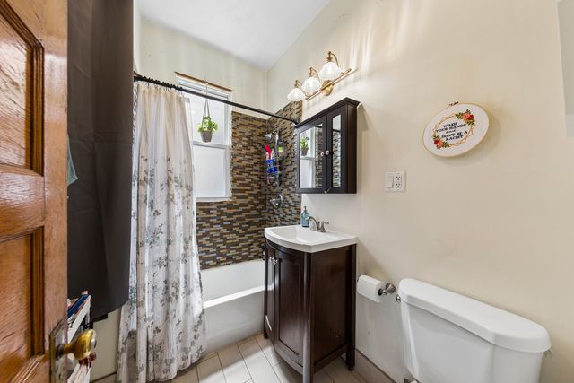 2434 N Albany Avenue, Chicago, IL 60647