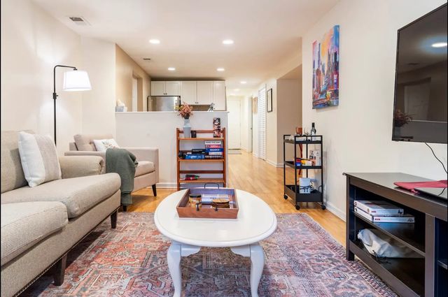 2434 N Albany Avenue, Chicago, IL 60647