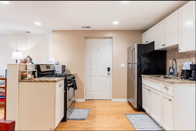 2434 N Albany Avenue, Chicago, IL 60647