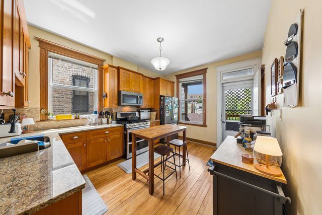 2434 N Albany Avenue, Chicago, IL 60647