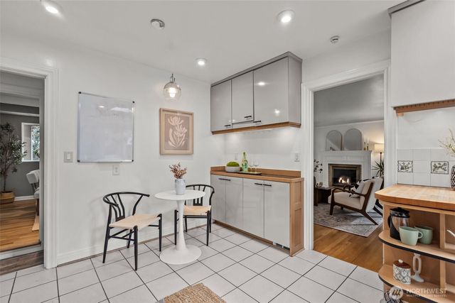 9732 15th Avenue NE, Seattle, WA 98115