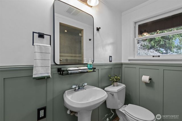 9732 15th Avenue NE, Seattle, WA 98115