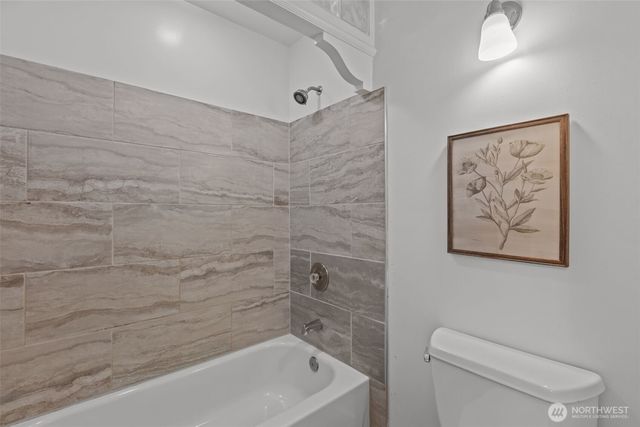 9732 15th Avenue NE, Seattle, WA 98115