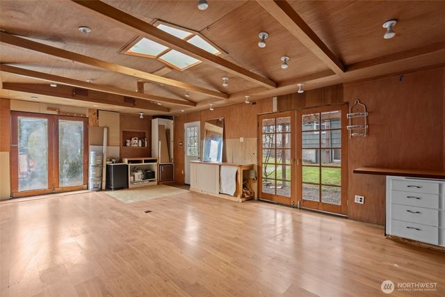 9732 15th Avenue NE, Seattle, WA 98115