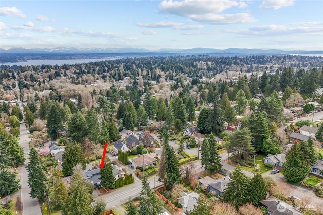 9732 15th Avenue NE, Seattle, WA 98115