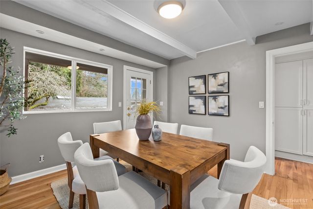 9732 15th Avenue NE, Seattle, WA 98115