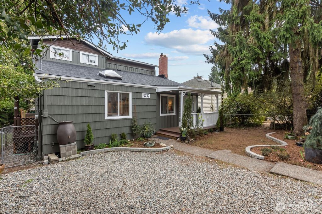 9732 15th Avenue NE, Seattle, WA 98115