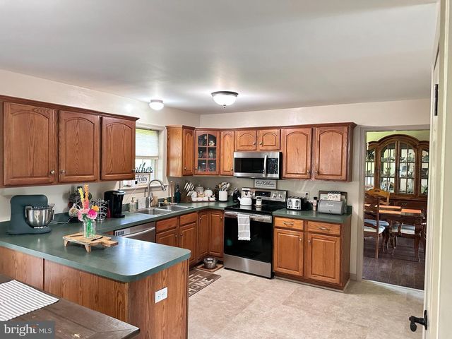 739 MONARCH DR, York, PA 17403