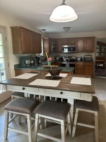 739 MONARCH DR, York, PA 17403