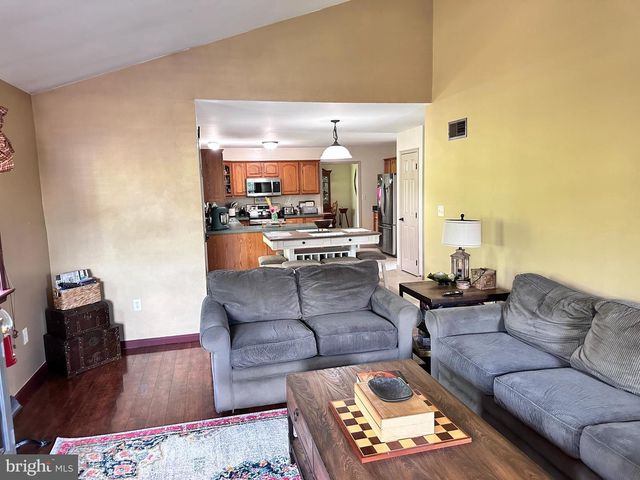 739 MONARCH DR, York, PA 17403