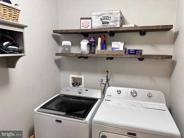 739 MONARCH DR, York, PA 17403