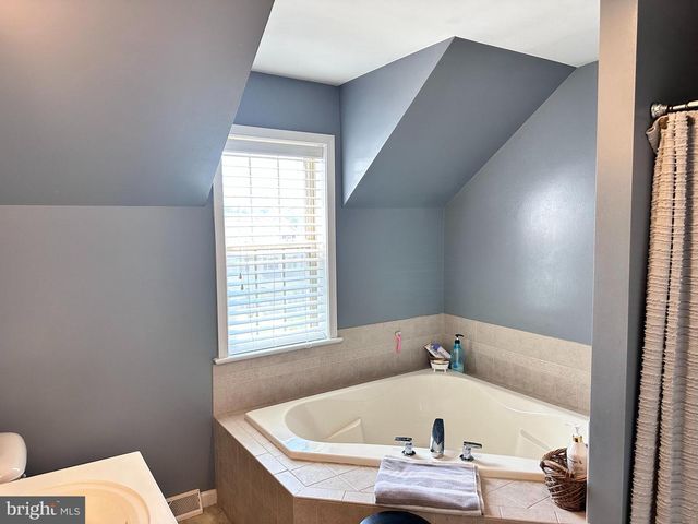 739 MONARCH DR, York, PA 17403