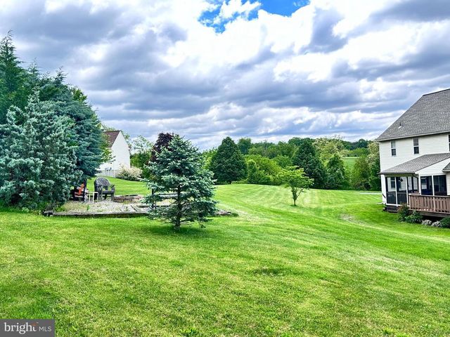 739 MONARCH DR, York, PA 17403