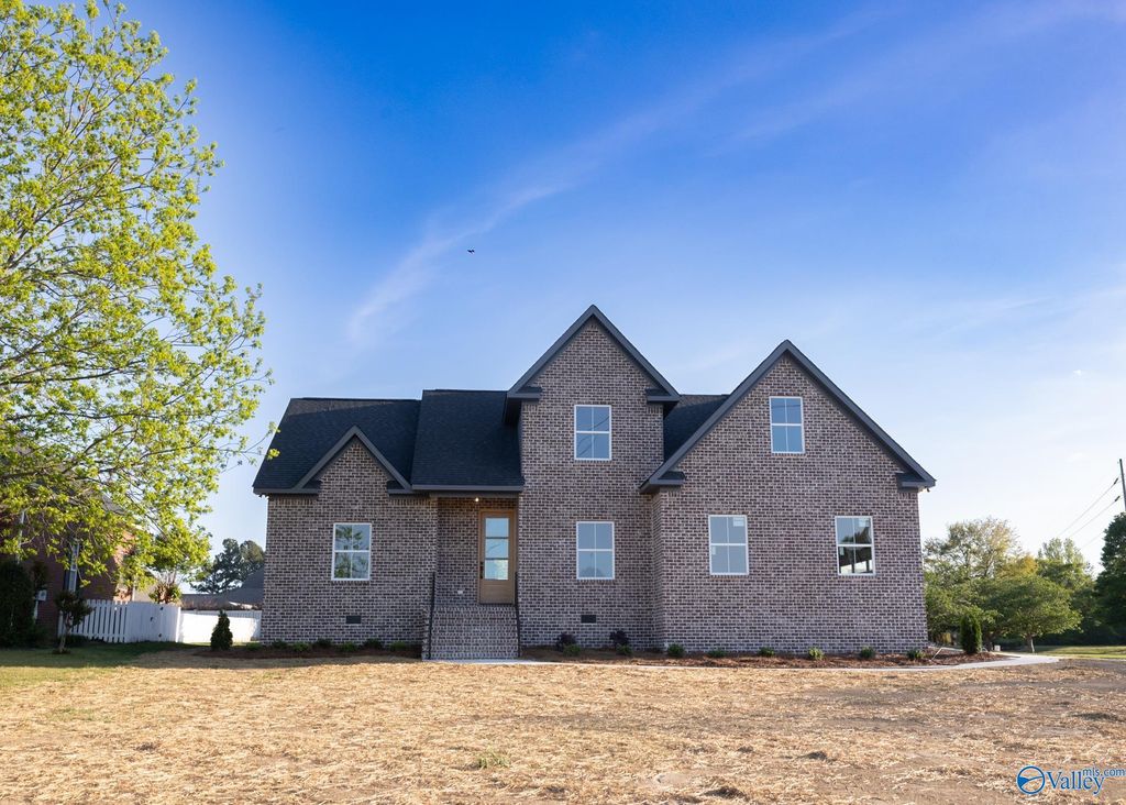 600 Placid Lane, Albertville, AL 35950