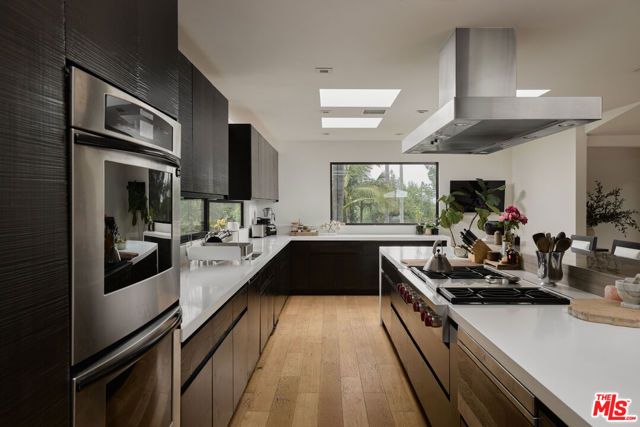 8382 Mulholland Drive, Los Angeles, CA 90046