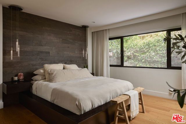 8382 Mulholland Drive, Los Angeles, CA 90046