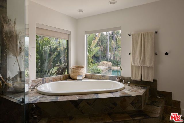 8382 Mulholland Drive, Los Angeles, CA 90046