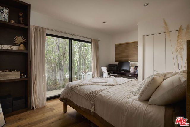 8382 Mulholland Drive, Los Angeles, CA 90046