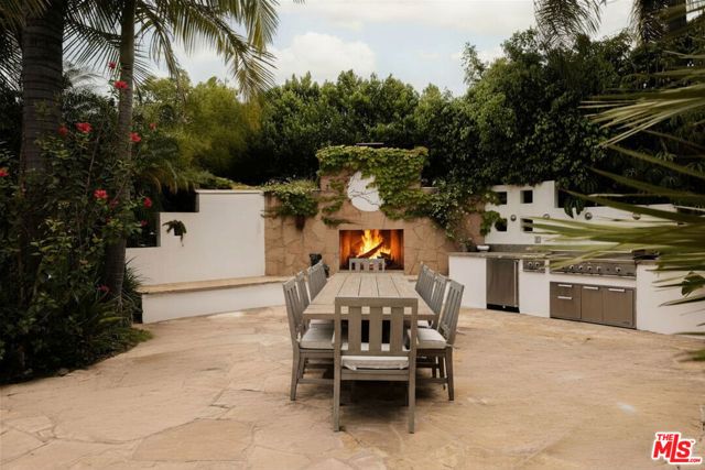 8382 Mulholland Drive, Los Angeles, CA 90046