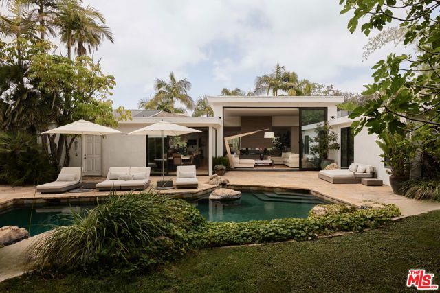 8382 Mulholland Drive, Los Angeles, CA 90046