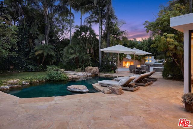 8382 Mulholland Drive, Los Angeles, CA 90046