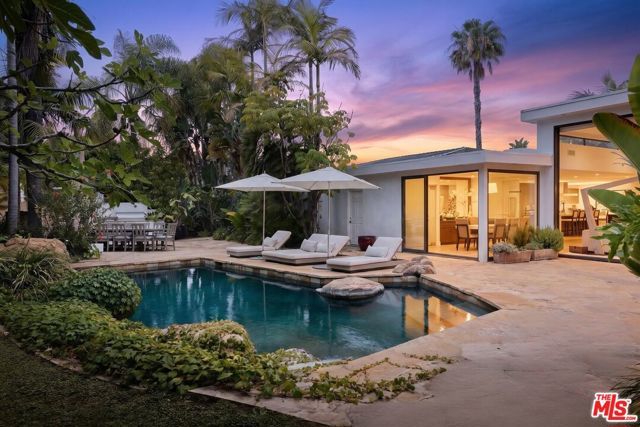 8382 Mulholland Drive, Los Angeles, CA 90046