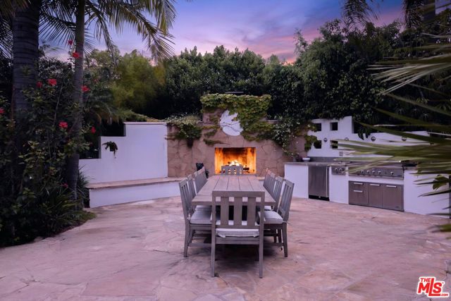 8382 Mulholland Drive, Los Angeles, CA 90046