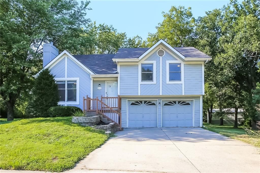 2412 Little Blue Court, Liberty, MO 64068