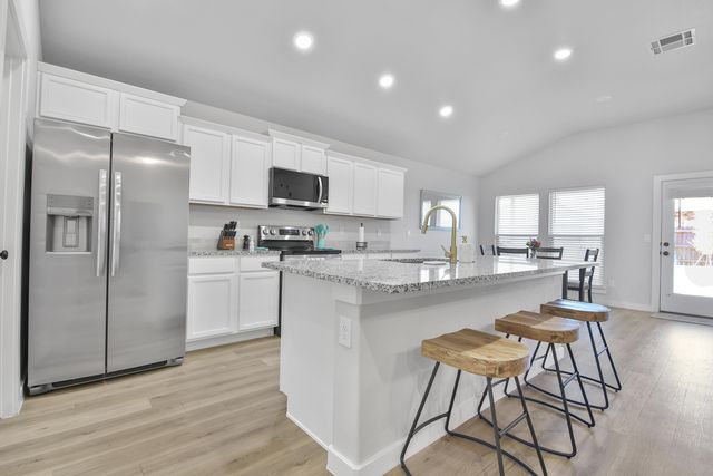 3201 Farmhouse Avenue, Wolfforth, TX 79382