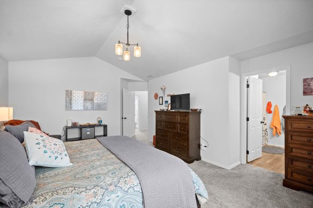 18224 E Selkirk Estates Rd, Greenacres, WA 99016