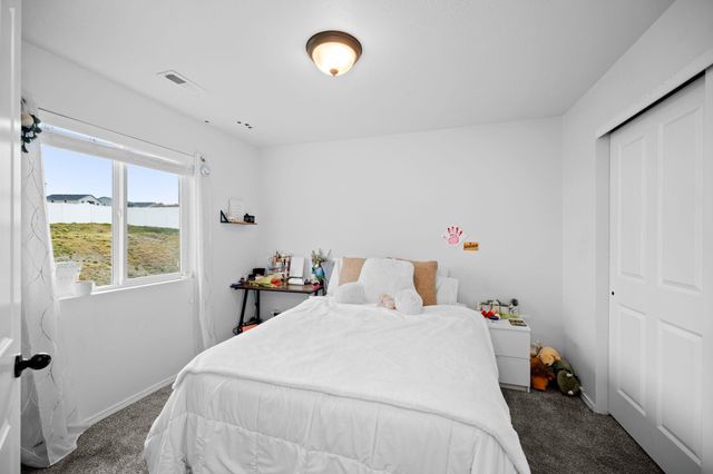 18224 E Selkirk Estates Rd, Greenacres, WA 99016