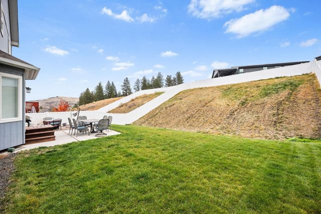 18224 E Selkirk Estates Rd, Greenacres, WA 99016