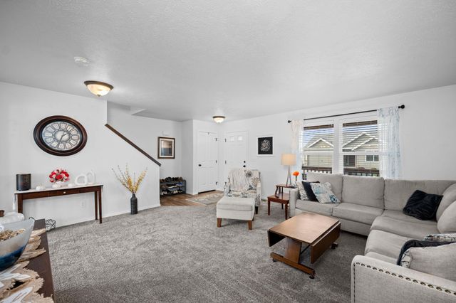 18224 E Selkirk Estates Rd, Greenacres, WA 99016