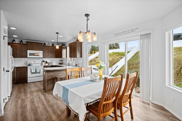 18224 E Selkirk Estates Rd, Greenacres, WA 99016