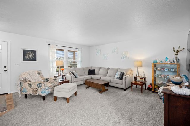 18224 E Selkirk Estates Rd, Greenacres, WA 99016