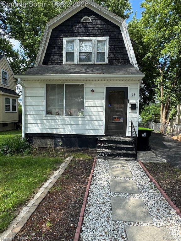 113 Kemp Street, Pontiac, MI 48342