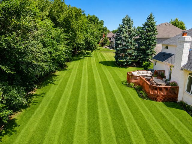 6722 Sweetbriar Lane, Darien, IL 60561