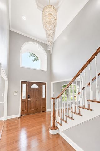6722 Sweetbriar Lane, Darien, IL 60561