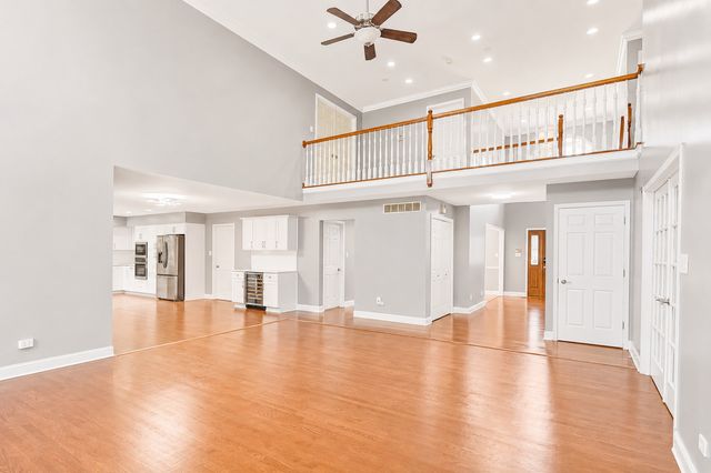 6722 Sweetbriar Lane, Darien, IL 60561