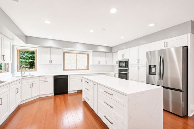 6722 Sweetbriar Lane, Darien, IL 60561