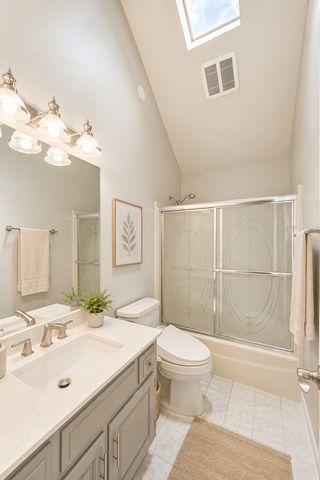 6722 Sweetbriar Lane, Darien, IL 60561