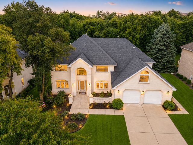6722 Sweetbriar Lane, Darien, IL 60561