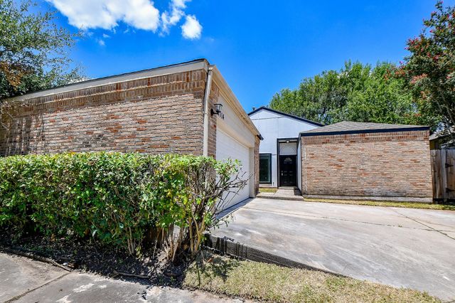 7714 Teal Run Drive, Houston, TX 77071