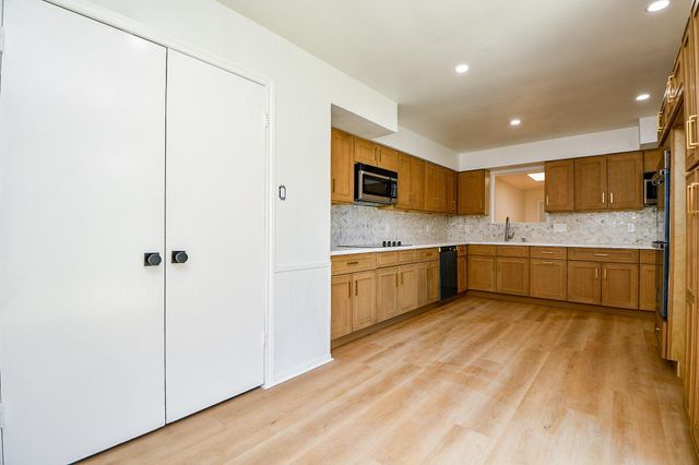 7714 Teal Run Drive, Houston, TX 77071