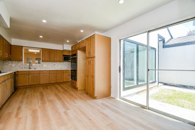 7714 Teal Run Drive, Houston, TX 77071